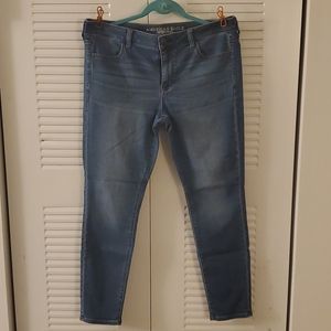 American Eagle Super Stretch Jegging Size 14R